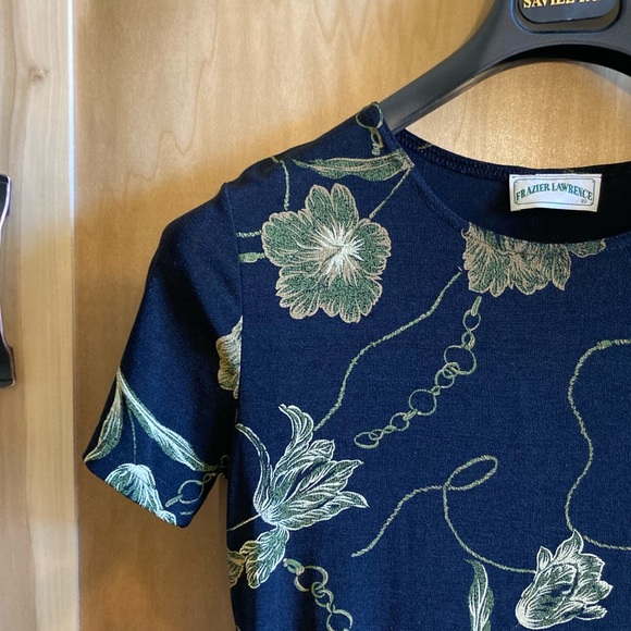 MUST GO Dark Floral Stretchy Vintage Tshirt 90s - Picture 3 of 10